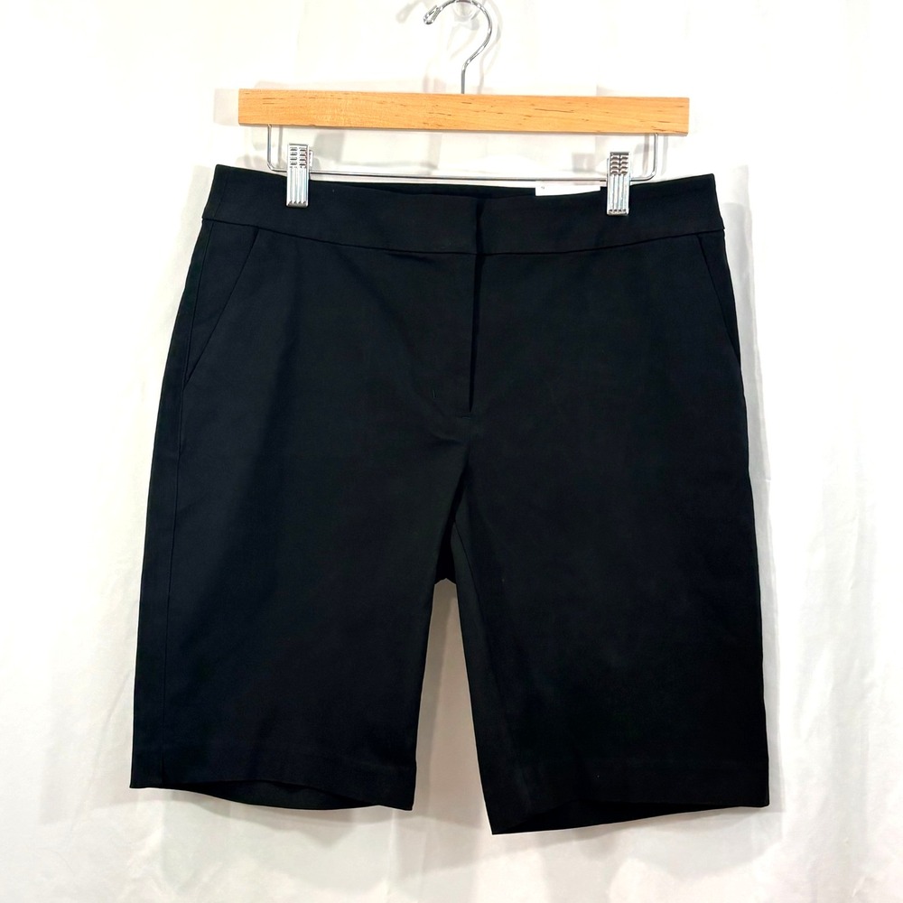 White House Black Market Black Bermuda Shorts Size 6 NWT Classic Tailored Style